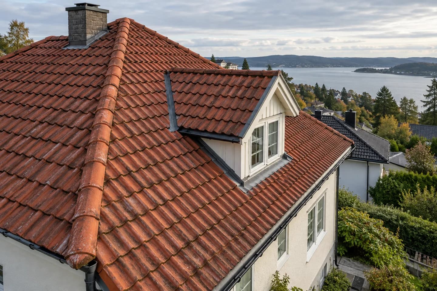 Illustrasjon: Boligtak i omgivelser inspirert av Slependen